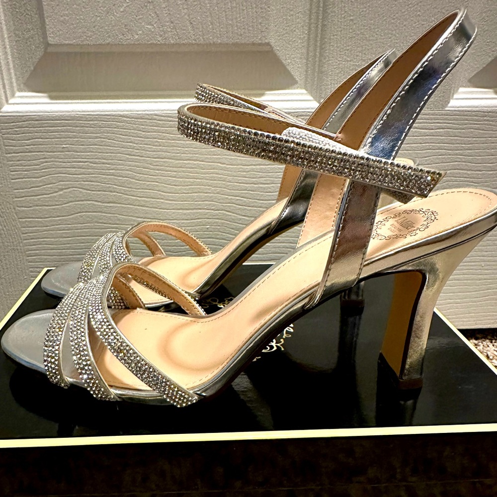 Diamond velcro strapped heels